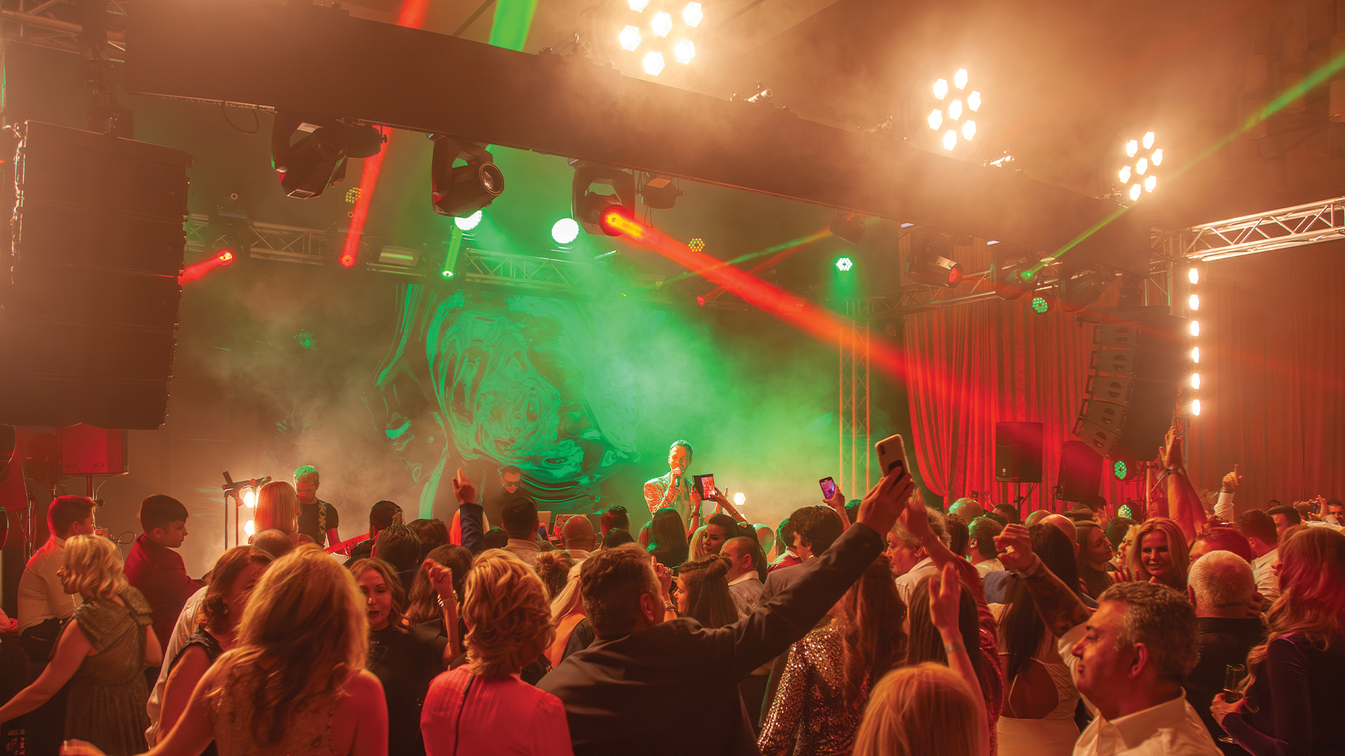 Spotlights That Ignored the Director